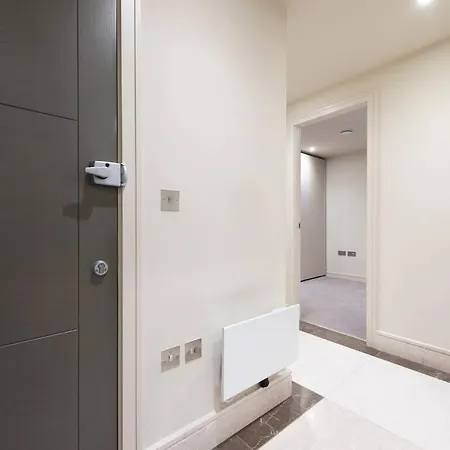 Garden Haven Luxe 1Br 1Ba Chigwell Retreat Chcl F1 Apartment Exterior photo