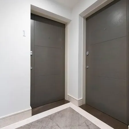 Garden Haven Luxe 1Br 1Ba Chigwell Retreat Chcl F1 Apartment Exterior photo