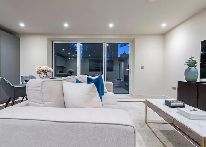 Garden Haven Luxe 1Br 1Ba Chigwell Retreat Chcl F1